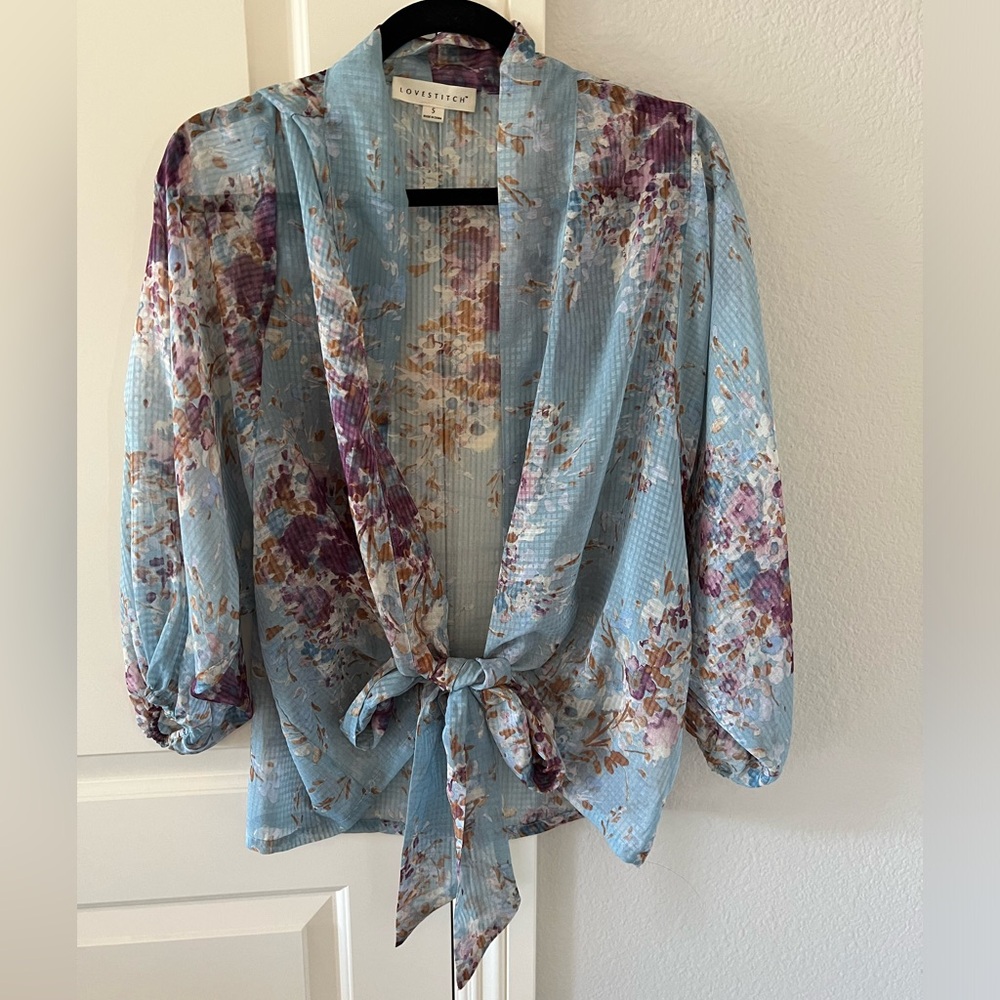 Lovestitch sheet blouse / cover up with floral pattern . New!